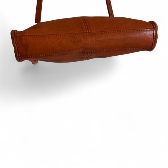 Vintage COACH Small Leather Zip Crossbody Purse Bag J8P-4104 Saddle Brown Tan - Picture 5 of 9